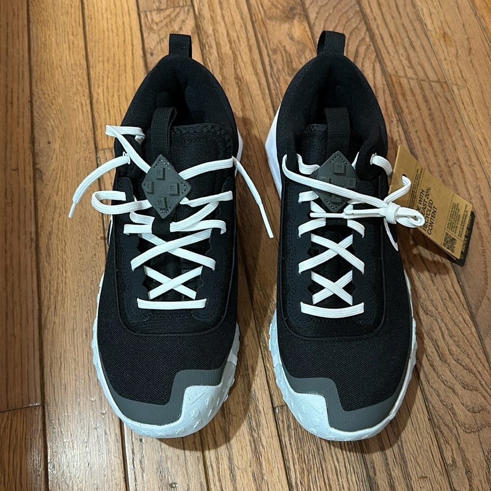 Turf shoes